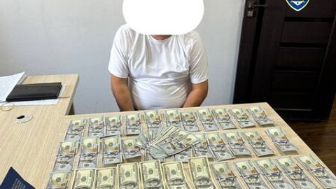 Samarqandda tuman elektr ta&rsquo;minoti korxonasi sobiq xodimi tadbirkorning 14 ming dollarini qo&lsquo;lga kiritmoqchi bo&lsquo;ldi&nbsp;
