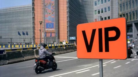 FT: Yevropalik diplomatlarga safar va ziyofatlardan voz kechish buyurildi