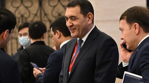 Xayrullo Bozorovning bog&lsquo;chalarga tayyor ovqat yetkazish huquqini tendersiz tadbirkorga beruvchi qarori izohlandi