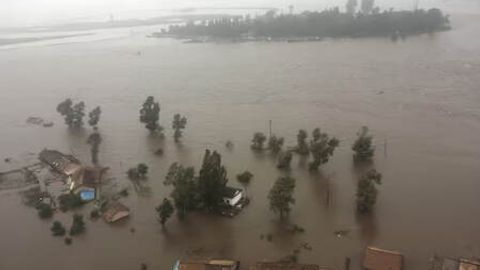 Шимолий Кореядаги тошқинда 4 мингдан ортиқ уй сув остида қолди