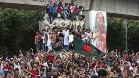 Bangladeshdagi noroziliklarni bostira olmagan bosh vazir mamlakatdan qochib ketdi (video)&nbsp;