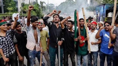 Bangladeshdagi norozilik namoyishlarida bir kunda 109 fuqaro halok bo&lsquo;ldi