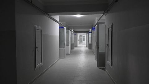 Наманганда кесарча кесиш билан она бўлган аёл қорнида тиббий дока, резина қўлқоп қолиб кетгани маълум бўлди