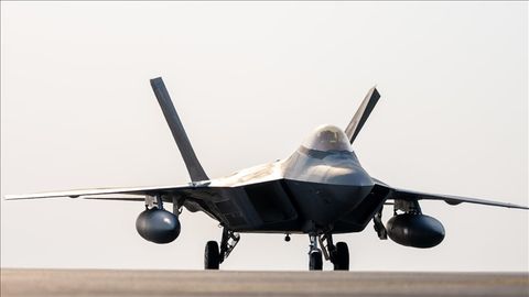 АҚШнинг F-22 қирувчи самолётлари эскадрони Эрон ҳужумига қарши туриш учун Исроилга етиб келди&nbsp;