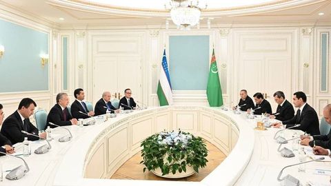Shavkat Mirziyoyev Serdar Berdimuhamedov bilan uchrashuv o&lsquo;tkazdi. Nimalar muhokama qilindi?