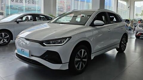 &ldquo;Bu tanlovsizlik tovoni&rdquo; &mdash; BYD e2 elektromobili rasmiy narxi bozordagidan qimmatligi eʼtirozlarga sabab bo&lsquo;ldi