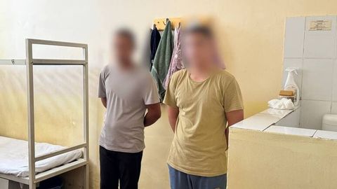 Qoraqalpog&lsquo;istonda voyaga yetmagan ikki mahbus katta yoshli mahbuslar bilan bir kamerada saqlanayotgani aniqlandi