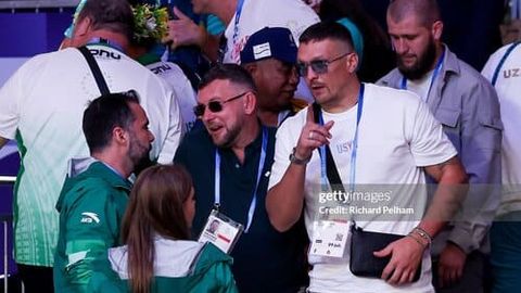 Олександр Усик ўзининг севимли футбол клуби ва футболчилари қайси эканини айтди