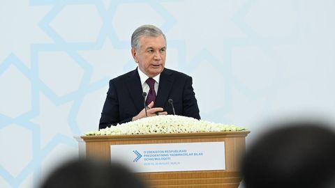 Raqobatli bozor, yer, soliq, kredit va energetika. Prezident tadbirkorlar bilan uchrashuvda nimalar haqida gapirdi?
