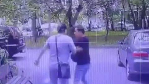 Санкт-Петербургда ўзбекистонлик мигрант қирғизистонликни пичоқлади (видео)&nbsp;