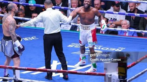 Floyd Meyvezer mafiya boshlig&lsquo;i nabirasiga qarshi revansh jangida ishtirok etdi