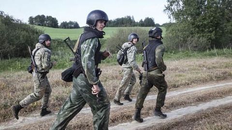 Belarus Ukraina bilan chegarasida qo&lsquo;shinlar va texnikalar to&lsquo;pladi