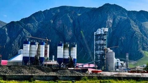 Андижонда цементни таннархидан паст нархларда сотган корхона 5 млрд сўмга яқин жаримага тортилиши мумкин