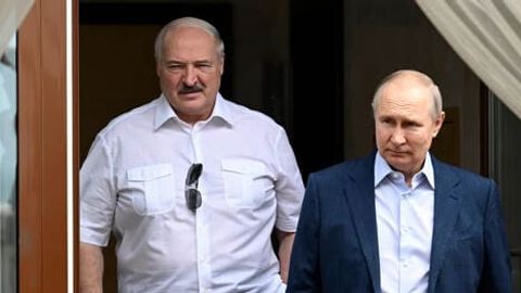 Lukashenko unga &ldquo;Rossiyaga tupurish&rdquo; maslahati berilganini aytdi