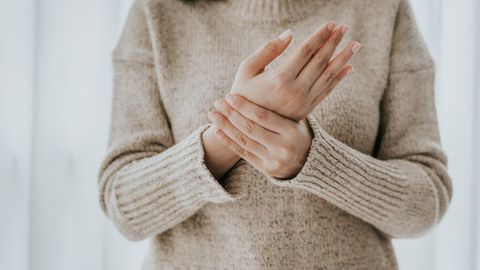 Kundalik hayotda bo&lsquo;g&lsquo;imlarga zarar keltiradigan 5 ta odat