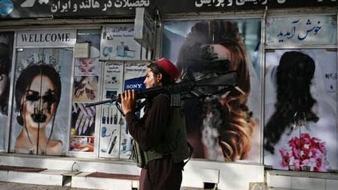 “Tolibon” makiyaj qilgan ayollarni qo‘lga olmoqda — OAV