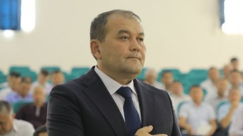 Самарқандда ўринбосари ва ходимларини сўккан ҳокимга ҳайфсан берилди