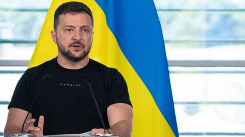 Зеленский: “Украина урушни тугатиш режасини иккинчи тинчлик саммитида тақдим қилади”