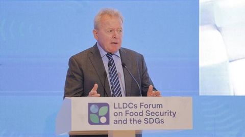 “Ўзбекистон денгиздан узоқ бўлса-да, қўшнилар билан яхши ҳамкорлик ривожланишга ёрдам беради” — Евроиттифоқ комиссари Януш Войцеховский  