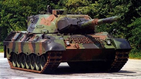 Германия мудофаа вазири Украинага яна 77 та Леопард танклари топширилишини эълон қилди