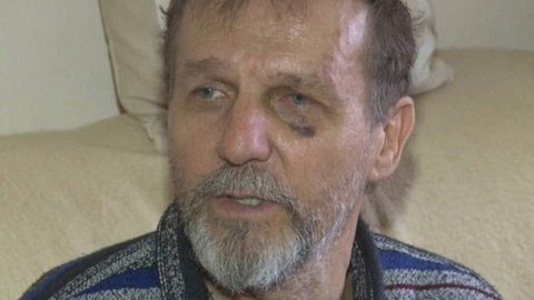 Словакия бош вазирига ўқ узган 71 ёшли ёзувчи қамоқдан озод қилишларини сўрамоқда