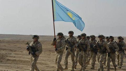 Qozog&lsquo;istonda muddatli harbiy xizmatga qarshi petitsiya boshlandi