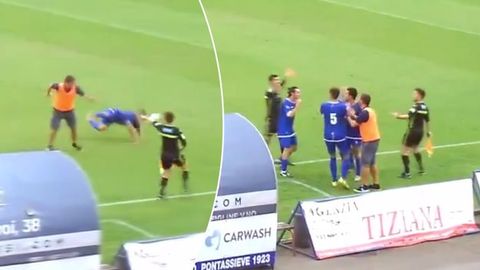 Futbol uchrashuvida murabbiy maydonga tushib, raqib hujumchisini yiqitdi (video)