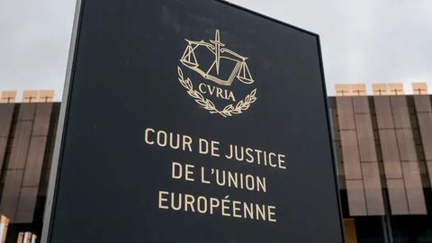 Apple ва Google&nbsp;миллиардлаб долларлик жарималар бўйича судда ютқазди&nbsp;