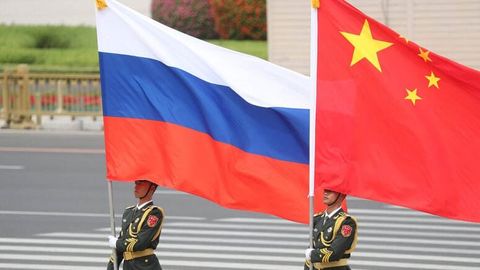 Россия Хитойга Ғарбдан ёпиқ банк яратишни таклиф қилди  