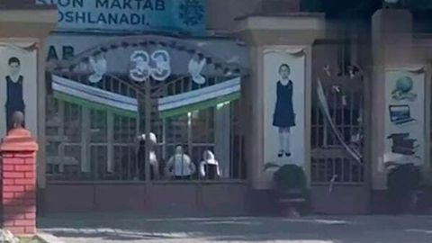 Andijondagi maktabda o&lsquo;quvchi qizlar o&lsquo;tirib-turg&lsquo;izilib jazolandi (video)&nbsp;