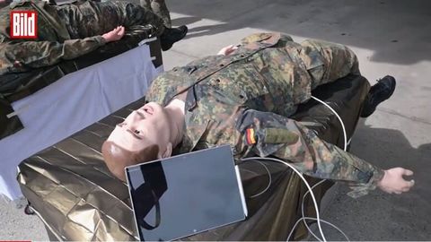 Украина аскарларни ўқитиш учун манекенларга 500 минг евро ажратди (фото)