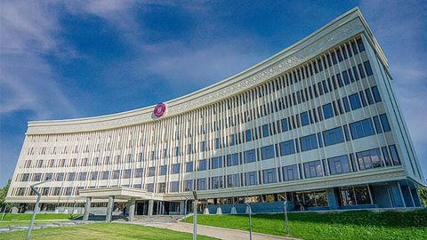 Янги Америка технологиялар университети талабаларнинг илк қабули учун стипендиялар ҳақида эълон қилади