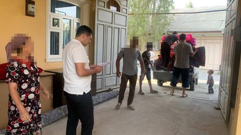 Farg&lsquo;onada ajrashganiga to&lsquo;rt oy bo&lsquo;lgan kelin sarpolarini MIB orqali qaytarib oldi&nbsp;