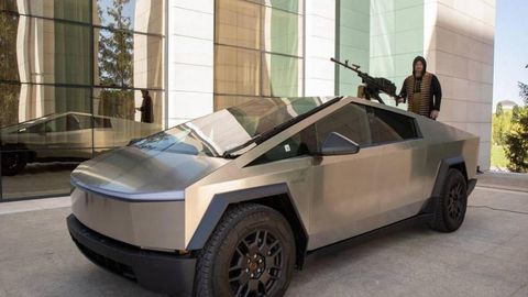 “Ilon Mask xunuk ish qildi”: Qodirov unga berilgan Cybertruck o‘chirib qo‘yilganini aytdi