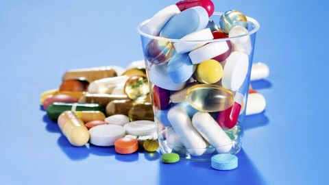 Britaniyalik taniqli shifokor inson organizmi uchun foydasiz bo&lsquo;lgan vitaminlarni sanab o&lsquo;tdi&nbsp;
