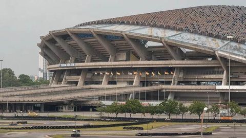 Malayziyadagi yirik stadionlardan biri portlovchi moddalar yordamida buzib tashlandi (video)