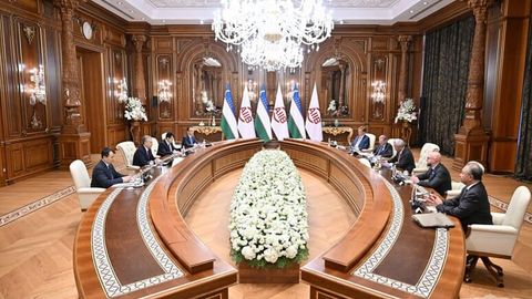 Ўзбекистон президенти ОИИБ билан 2030 йилгача бўлган стратегик шериклик дастурини қўллаб-қувватлади