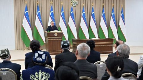 Uzbekistan sets teacher salary target at $1,000, President Mirziyoyev reports&nbsp;&nbsp;