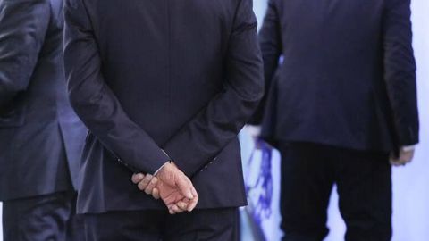 Qashqadaryoda yoqib yuborilgan sobiq &ldquo;zamhokim&rdquo; va uning sherigi 56 gektar sug&lsquo;oriladigan yer maydonini uy-joy qurish uchun fuqarolarga berib yuborgani ma&rsquo;lum bo&lsquo;ldi