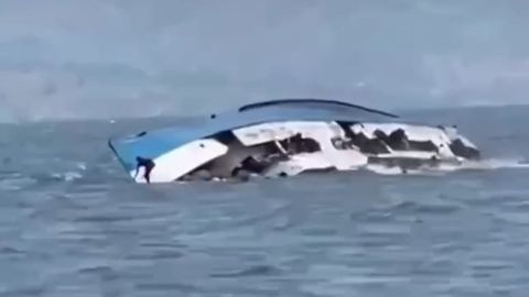 Kongodagi ko&lsquo;lda kema ag&lsquo;darilishi oqibatida kamida 126 kishi halok bo&lsquo;ldi (video)