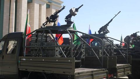 Ramzan Qodirov urush ehtiyojlari uchun Rossiyaga 100 ta &ldquo;Jihod mashinasi&rdquo;ni berdi