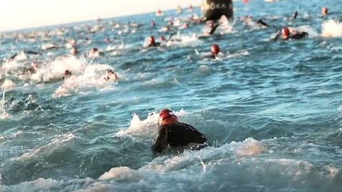 Rossiyalik sportchi Barselonada o&lsquo;tkazilgan triatlon musobaqasida cho&lsquo;kib ketdi