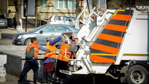 Namanganda 700 mingdan ortiq aholidan maishiy chiqindi uchun noqonuniy pul olingani aniqlandi