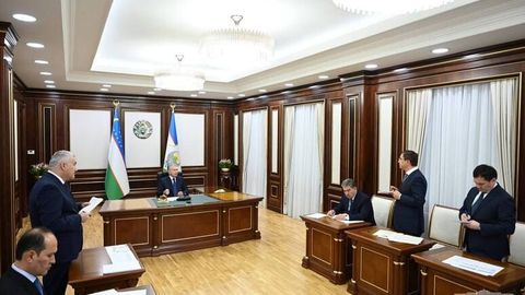 &ldquo;Andijon bilan Qo&lsquo;ng&lsquo;irotni, Termiz bilan Toshkentni bog&lsquo;laydigan jami 4 ming kilometrlik xalqaro yo&lsquo;llarimiz eng yuqori talablarga javob berishi shart&rdquo; &ndash; prezident&nbsp;
