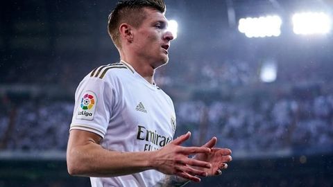 Toni Kroos &ldquo;Oltin to&lsquo;p&rdquo;ga kim munosib ekani haqida gapirdi