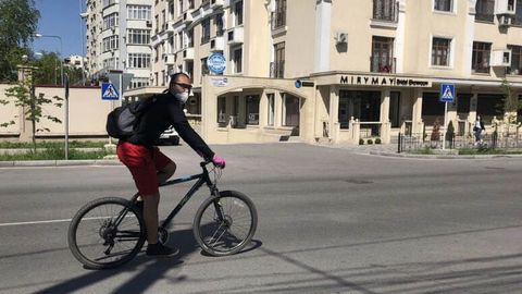 Qirg&lsquo;izistonda velosipedlarning trotuarlarda yurishini taqiqlash taklif etildi
