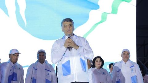 &ldquo;Milliy tiklanish&rdquo;: Davlat tilida ish yuritmagan rahbarlarga keskin choralar ko&lsquo;rish tashabbusi bilan chiqdi