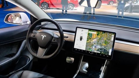 AQSHda o&lsquo;lim bilan tugagan YTH sabab 2,5 mlnga yaqin Tesla avtomobili qayta tekshiriladi