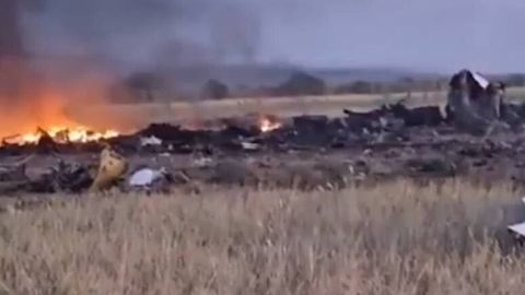Sudanda bortida ruslar bo&lsquo;lgan samolyot urib tushirildi (video)