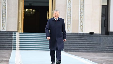Shavkat Mirziyoyev amaliy tashrif bilan Rossiyaga jo&lsquo;nab ketdi